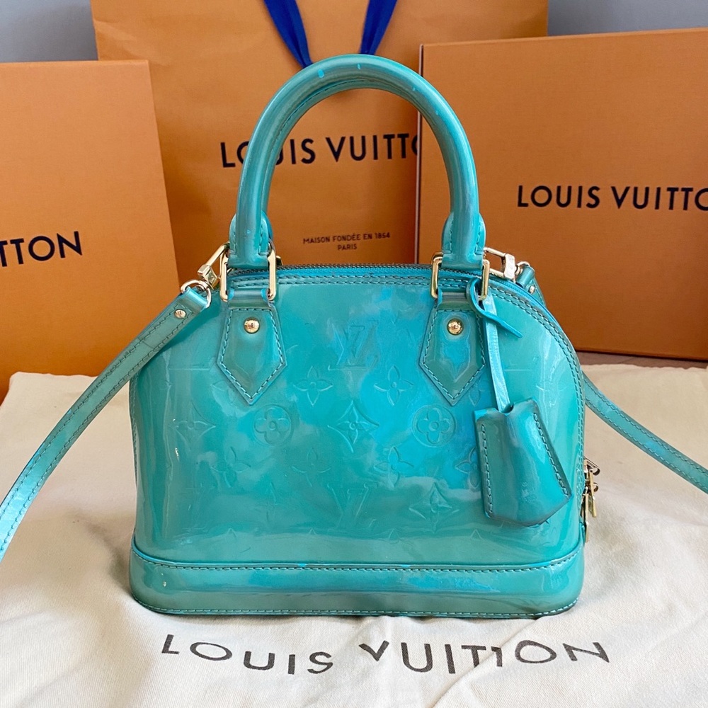 💖𝔸𝕃𝕄𝔸 𝔹𝔹💖 Louis Vuitton Vernis Crossbody! - Picture 3 of 10